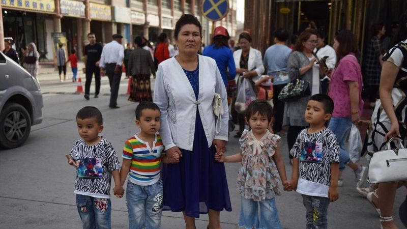 مسلمو الإيغور: الصين “تمنع سفر” أطفال إلى أبائهم الذين يعيشون في المنفى