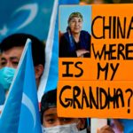 ديان أبوت تعتذر عن ظهورها إلى جانب منكر إنتهاكات حقوق الإنسان الصينية