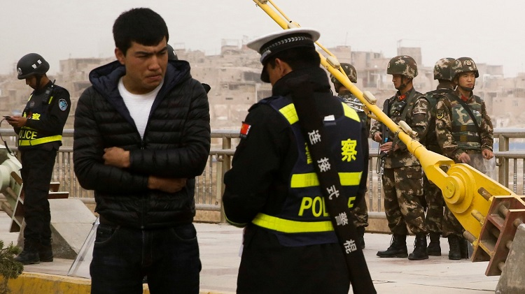 الصين: واحد من كل خمسة اعتقالات في “دولة بوليسية” شينجيانغ