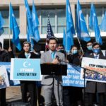 ‘الصين الفاشية، الصين النازية’: الأويغور يطالبون الولايات المتحدة بمحاكمة السفراء الصينيين بتهمة الإبادة الجماعية ومقاطعة أولمبياد بكين