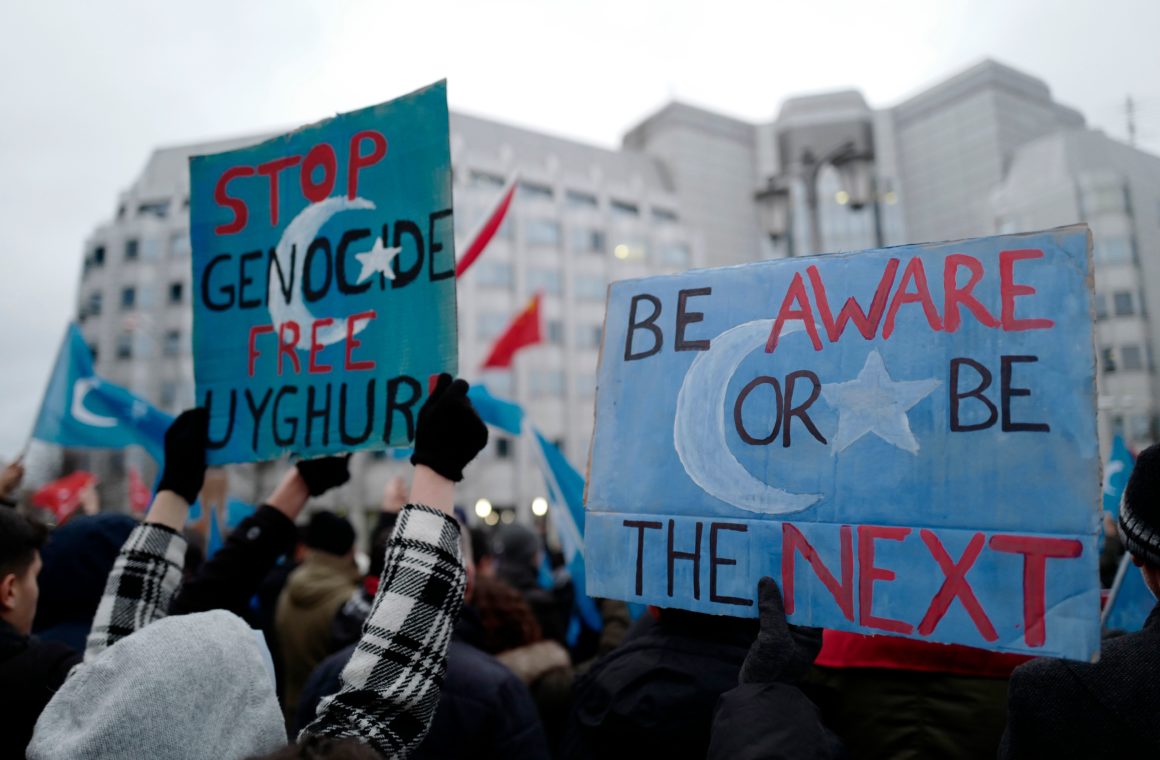 البرلمان الأوروبي يدعو لعقوبات على الصين بسبب انتهاكات ضد الأويغور