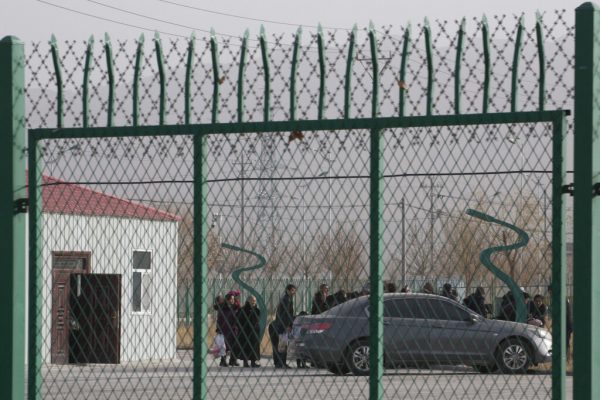 ناشط لحقوق الإنسان في شينجيانغ يقول إن كازاخستان منعته من دخول أراضيها