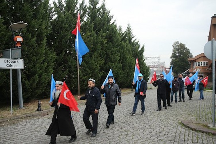 مسيرة من إسطنبول إلى أنقرة للفت الانظار لاضطهاد الأويغور