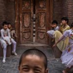 إعتقال الصين ملايين المسلمين يترك آلاف الأطفال الأويغور بلا آباء