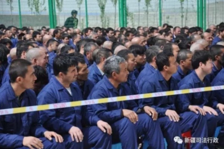 معتقلات الأويغور.. أضخم سجن جماعي منذ الهولوكوست
