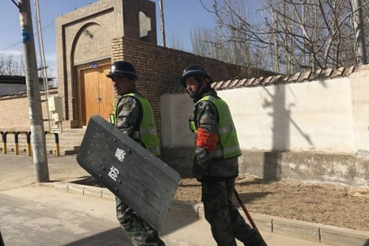 دعوات أوربية لإغلاق معتقلات مسلمي الإيغور في الصين