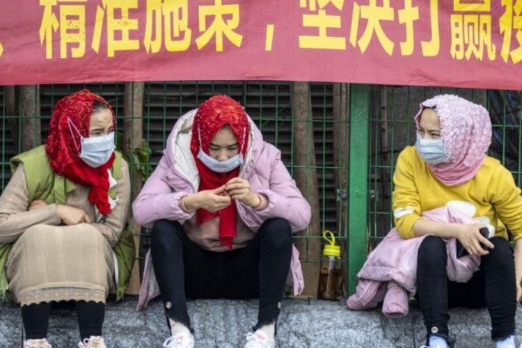 مسلمو الأويغور المحتجزون في معسكرات الصين معرضون لخطر العدوى بالفيروس