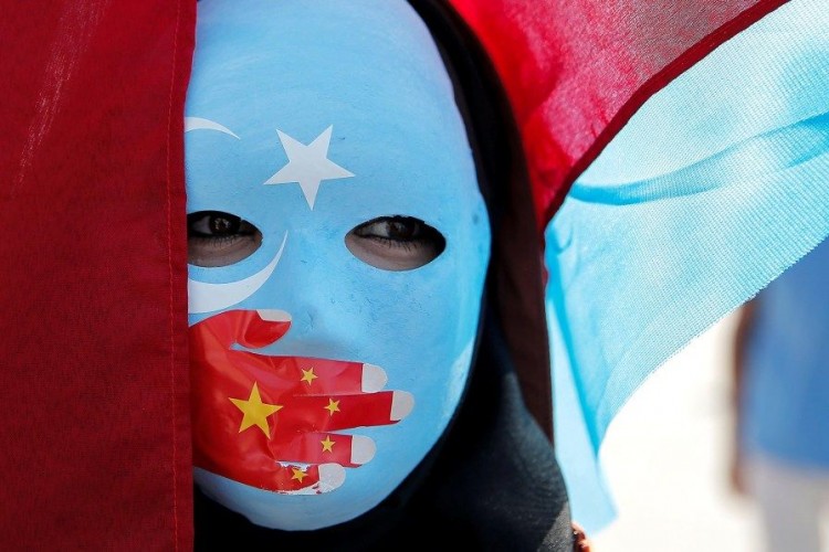“نيوريوك تايمز”: “أوراق تشينجيانغ” أكبر تسريب لوثائق عن سياسة الصين في قمع مسلمي الأويغور