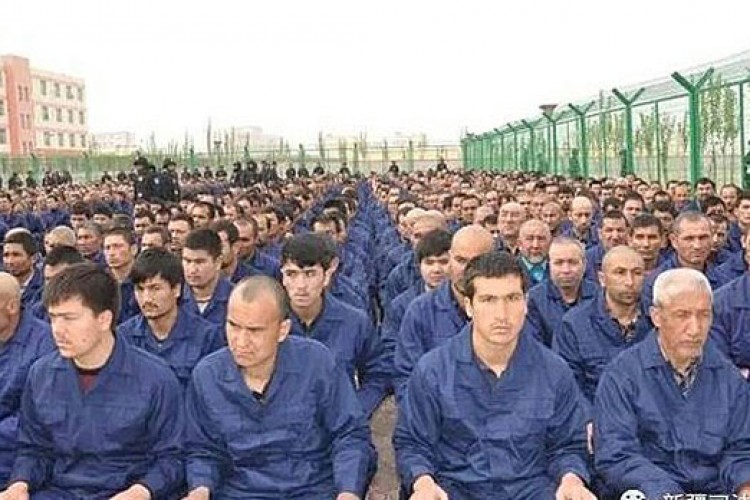 الولايات المتحدة تسلط الضوء على معسكرات احتجاز الأويغور في رسالة ضحايا التعذيب الدولية