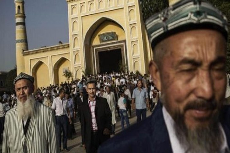 غارديان: الدول الإسلامية لم تحتج على اضطهاد مسلمي الصين